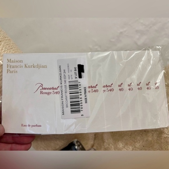 BACCARAT ROUGE 540 NWT -10 pack of 2ml sample bottles w sleeves. - Picture 2 of 4